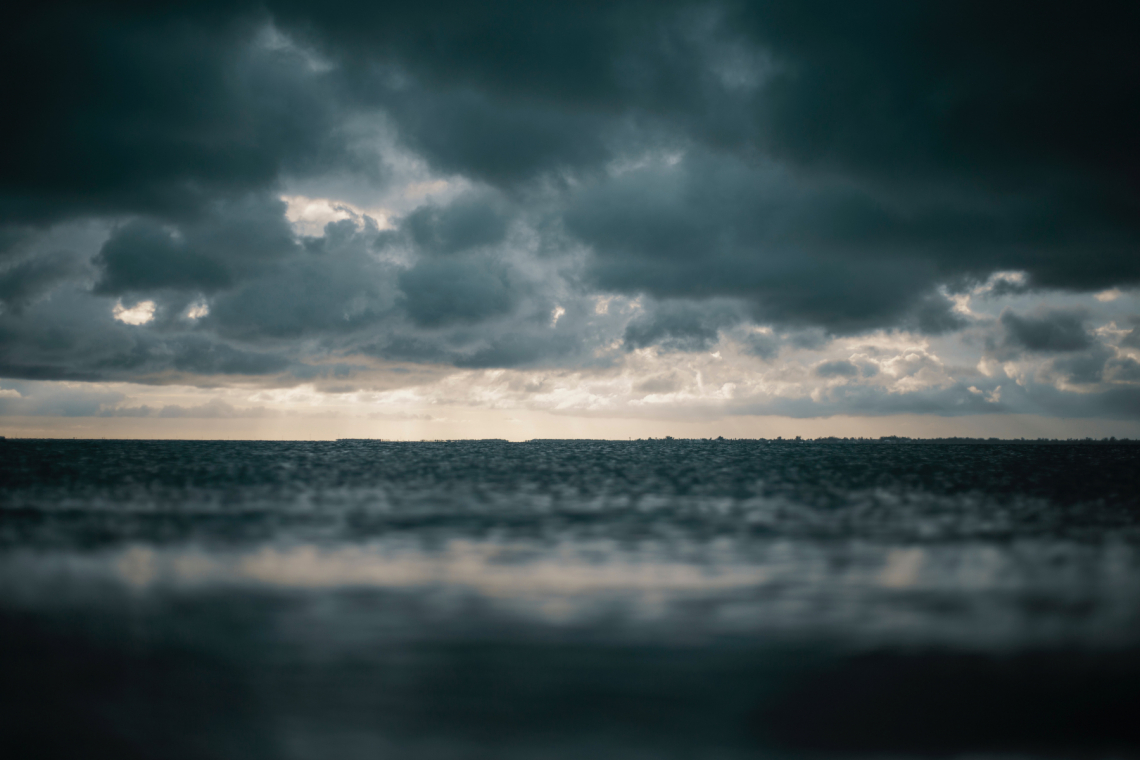beach-clouds-dark-dark-clouds-1154510