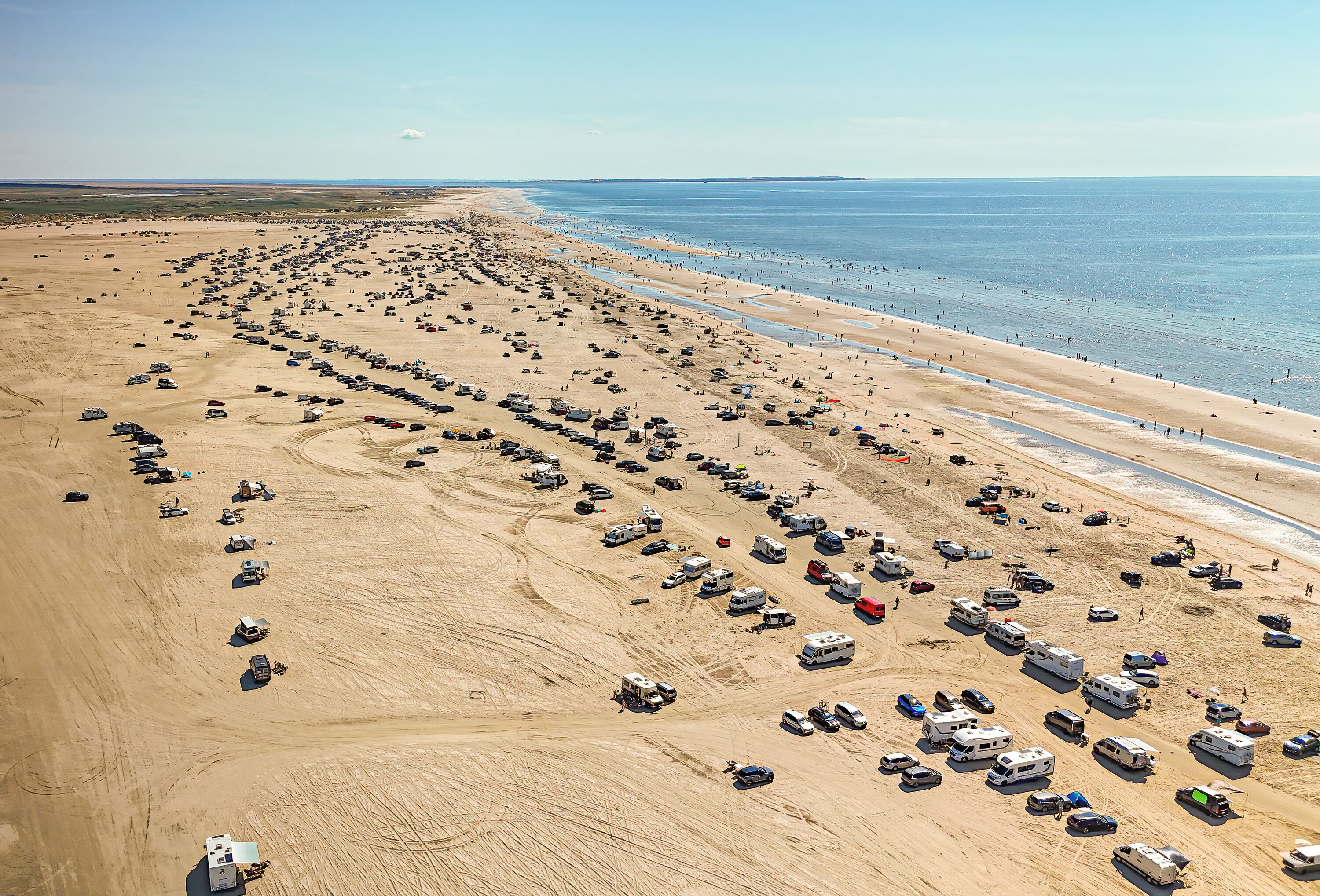 Hoogzomer op Rømø: met je eigen auto op het strand