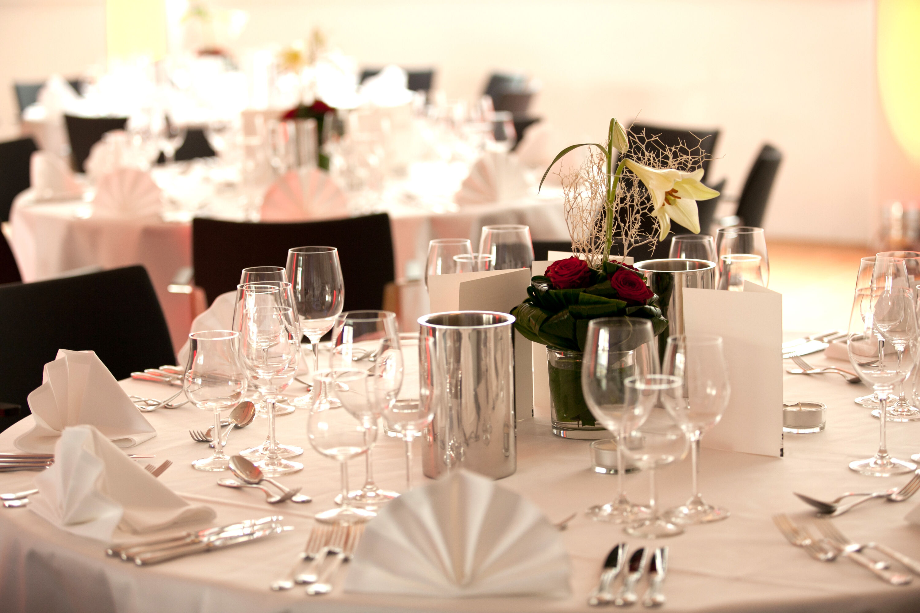 Een prachtige gedekte tafel hoort er ook echt bij