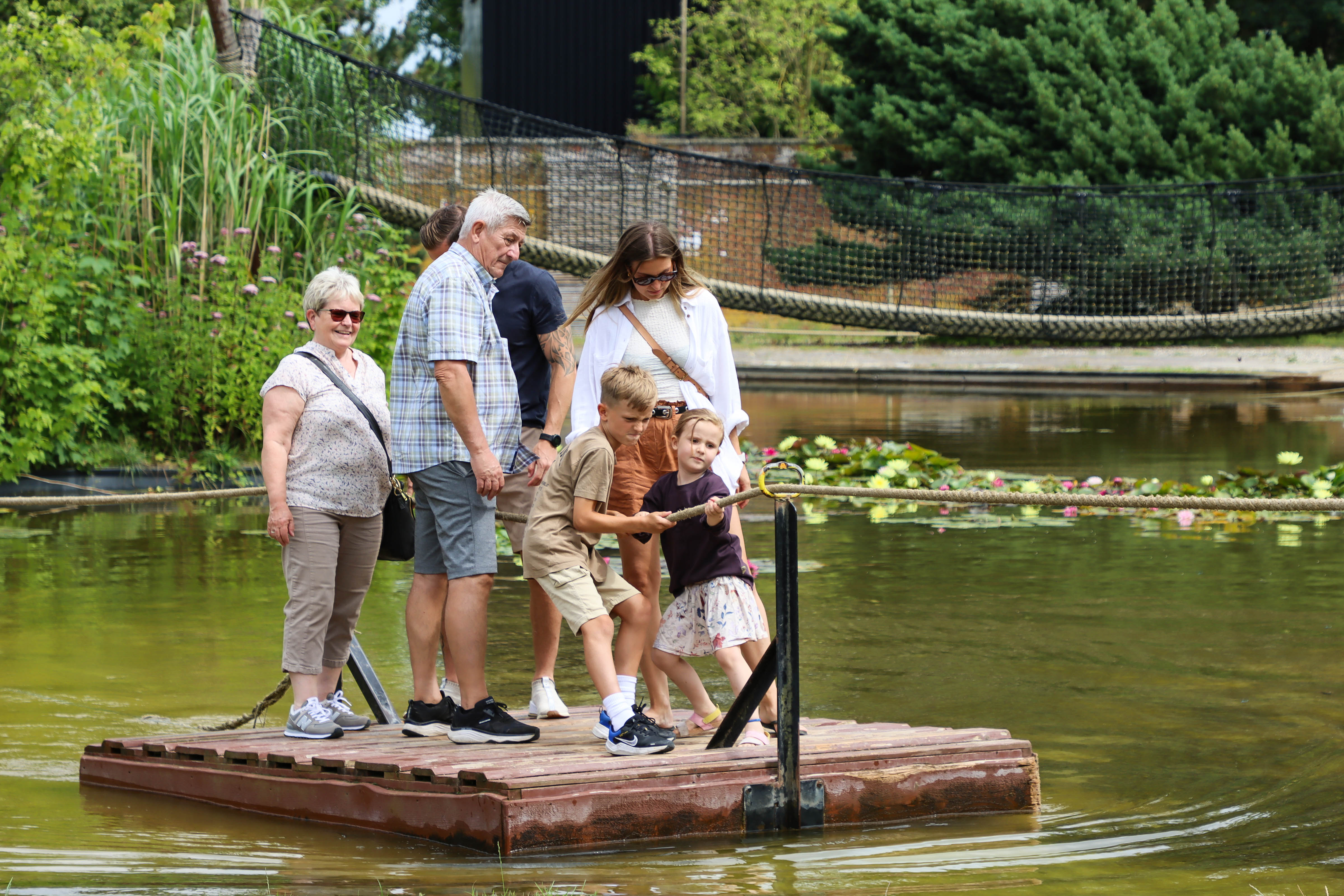 Een familie in Knuthenborg Limpopoland. © Knuthenborg Safaripark