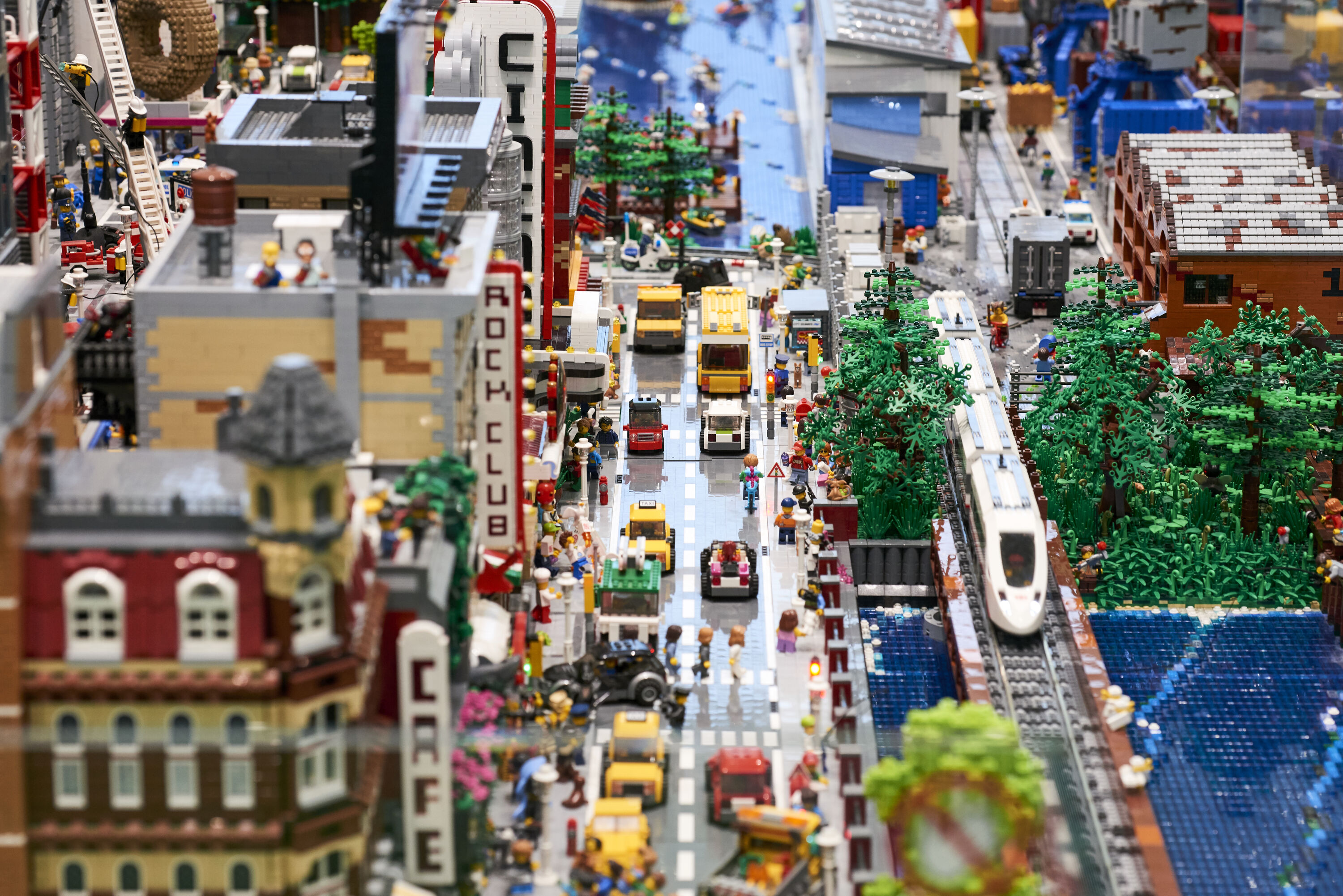 LEGO House Green Zone world explorer