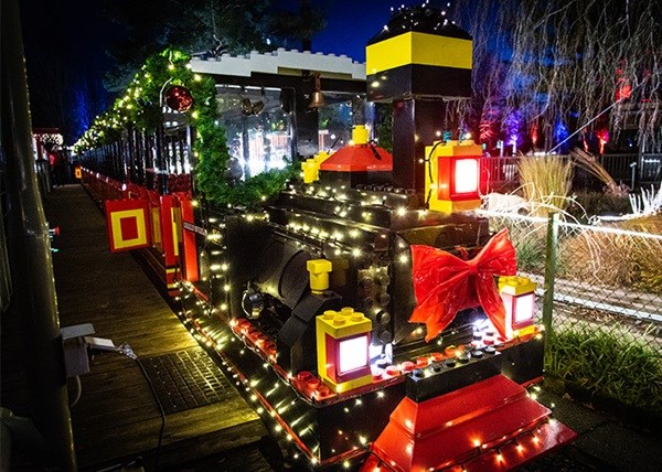 Een kersttrein in LEGOLAND®