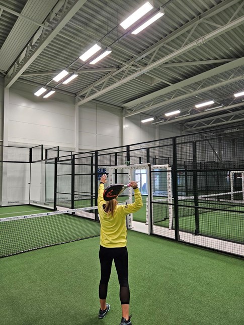 Binnen padelbanen bij Padel Court Esbjerg