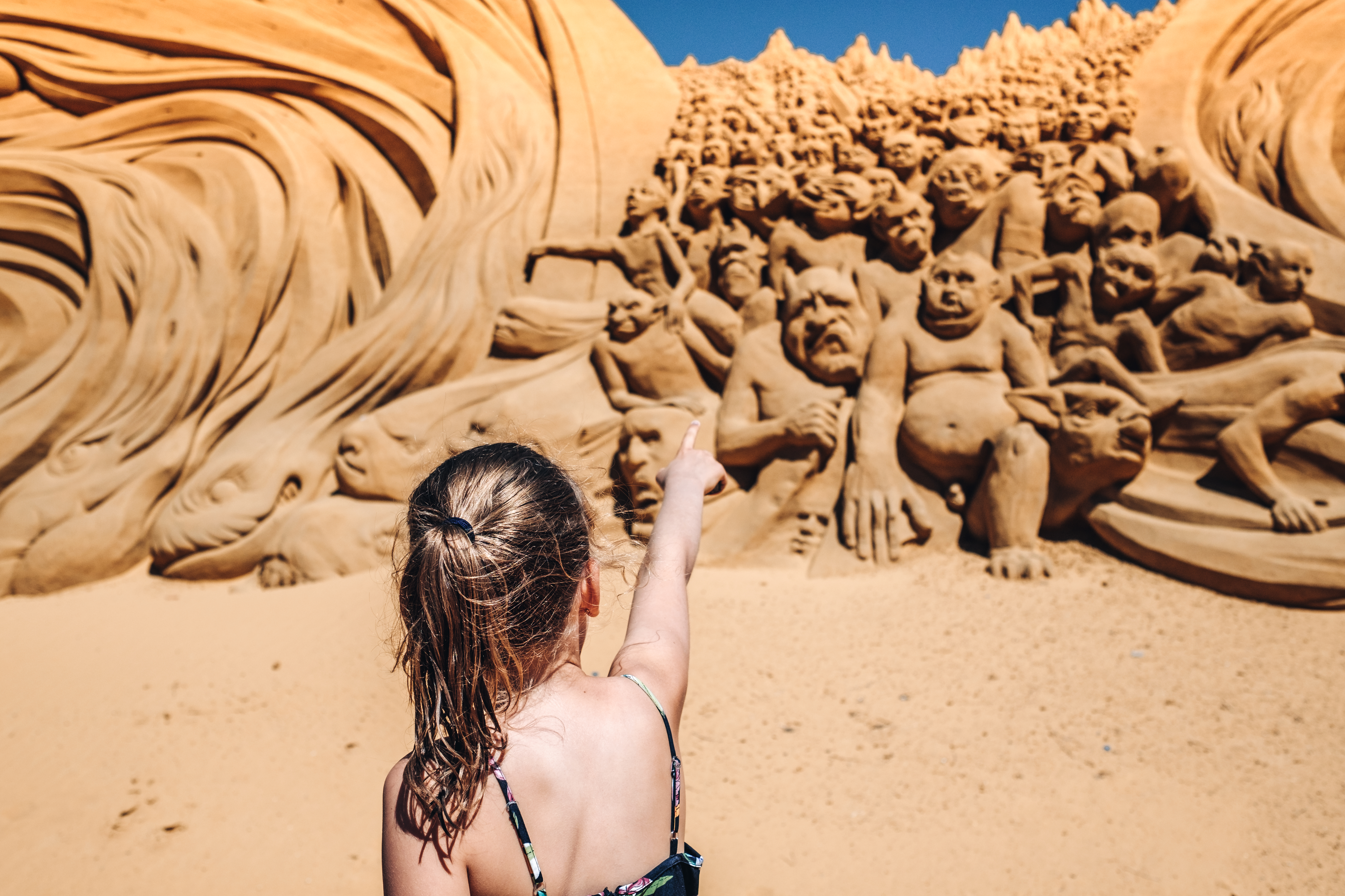 Zandsculpturen vlakbij Ringk&#xF8;bing &#xA9;Thomas H&#xF8;yrup Christensen