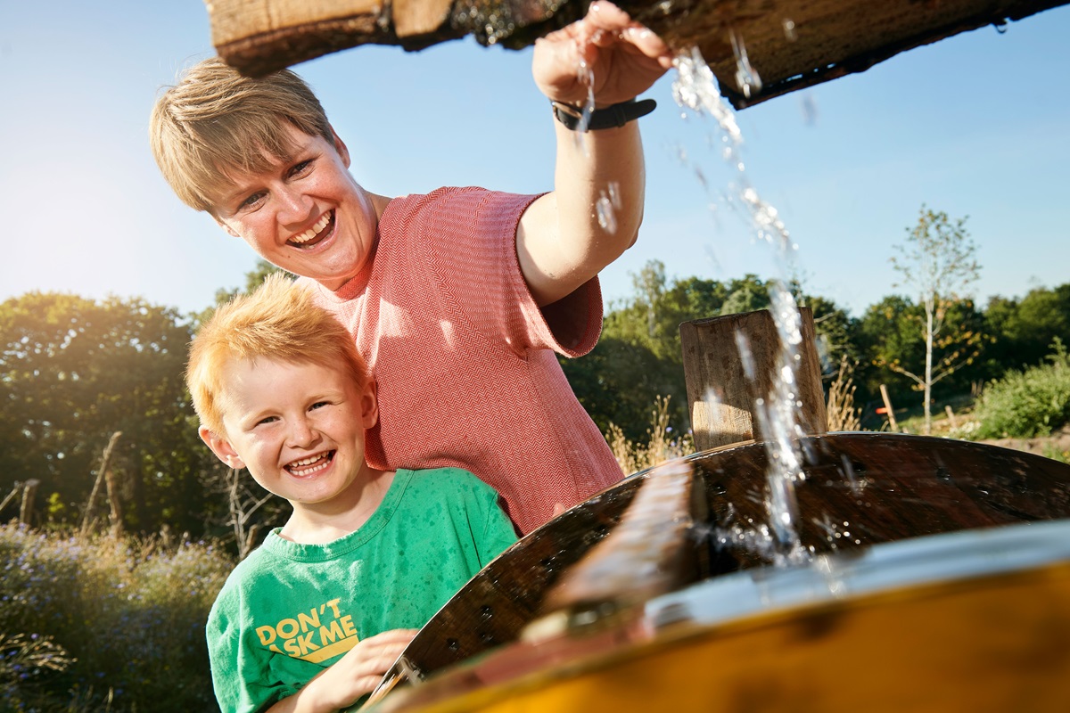 Spelen met water in WOW Park Skjern en Billund. ©WOW Park