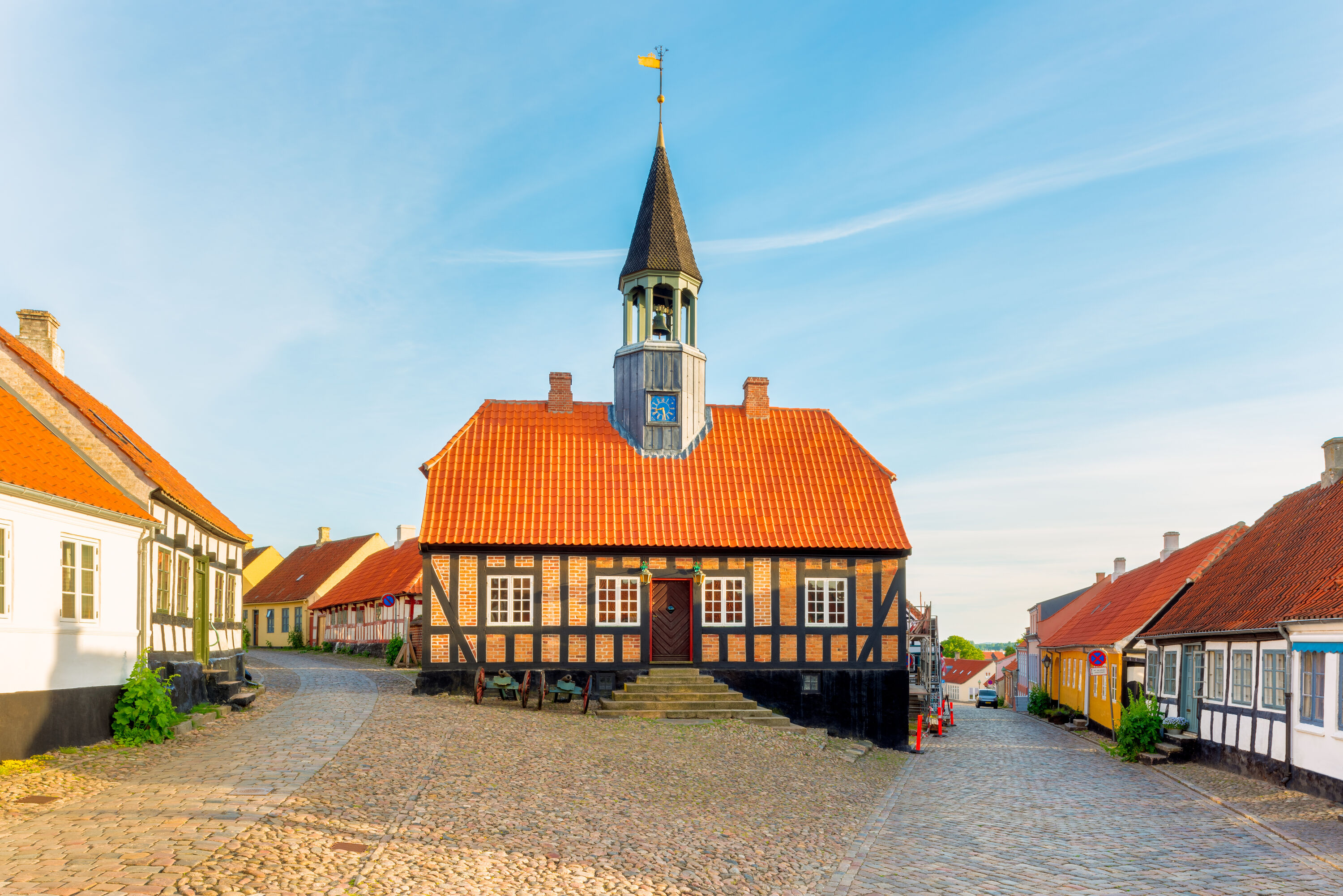 Het voormalig stadhuis van Ebeltoft is nu een museum