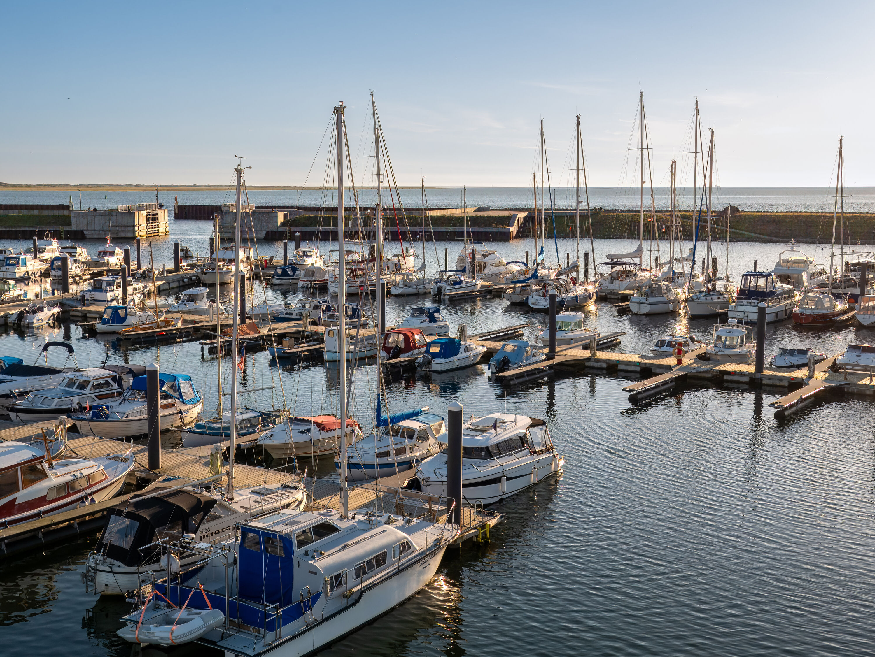 Veel bootjes in de haven van Esbjerg