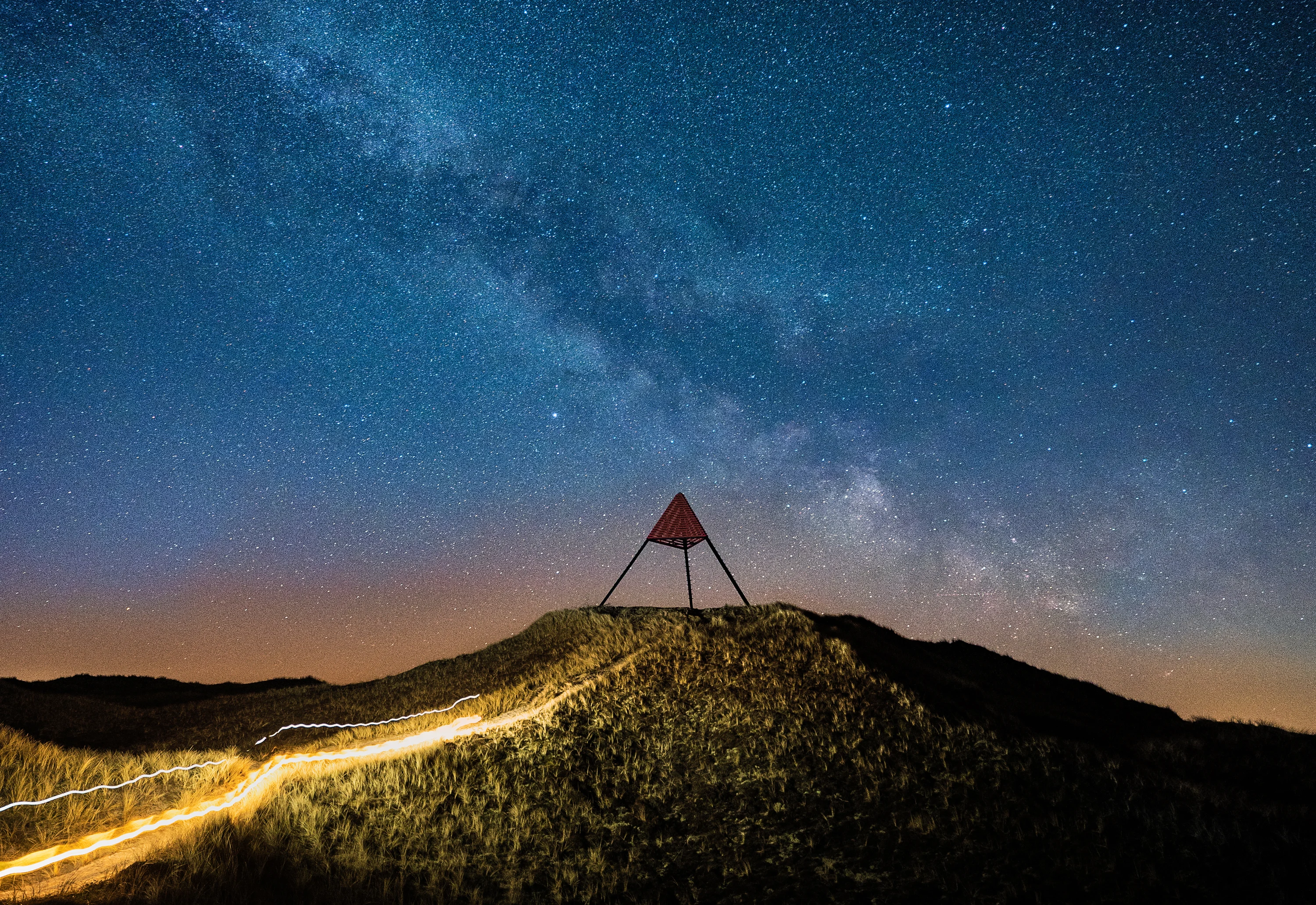 Haurvig Båke – Het iconische zeemerk in het duinlandschap