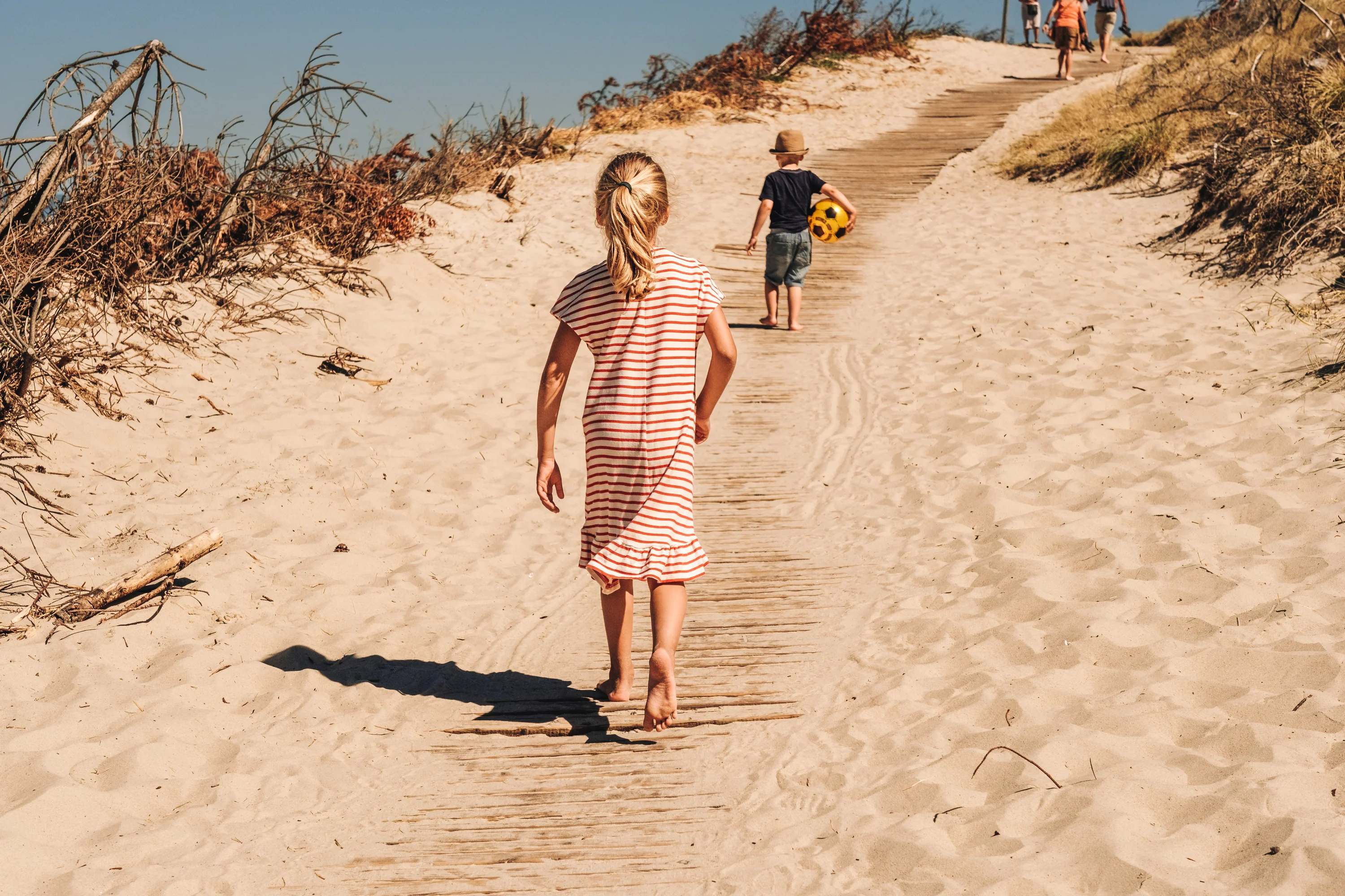 Kinderen bij het strand van Søndervig