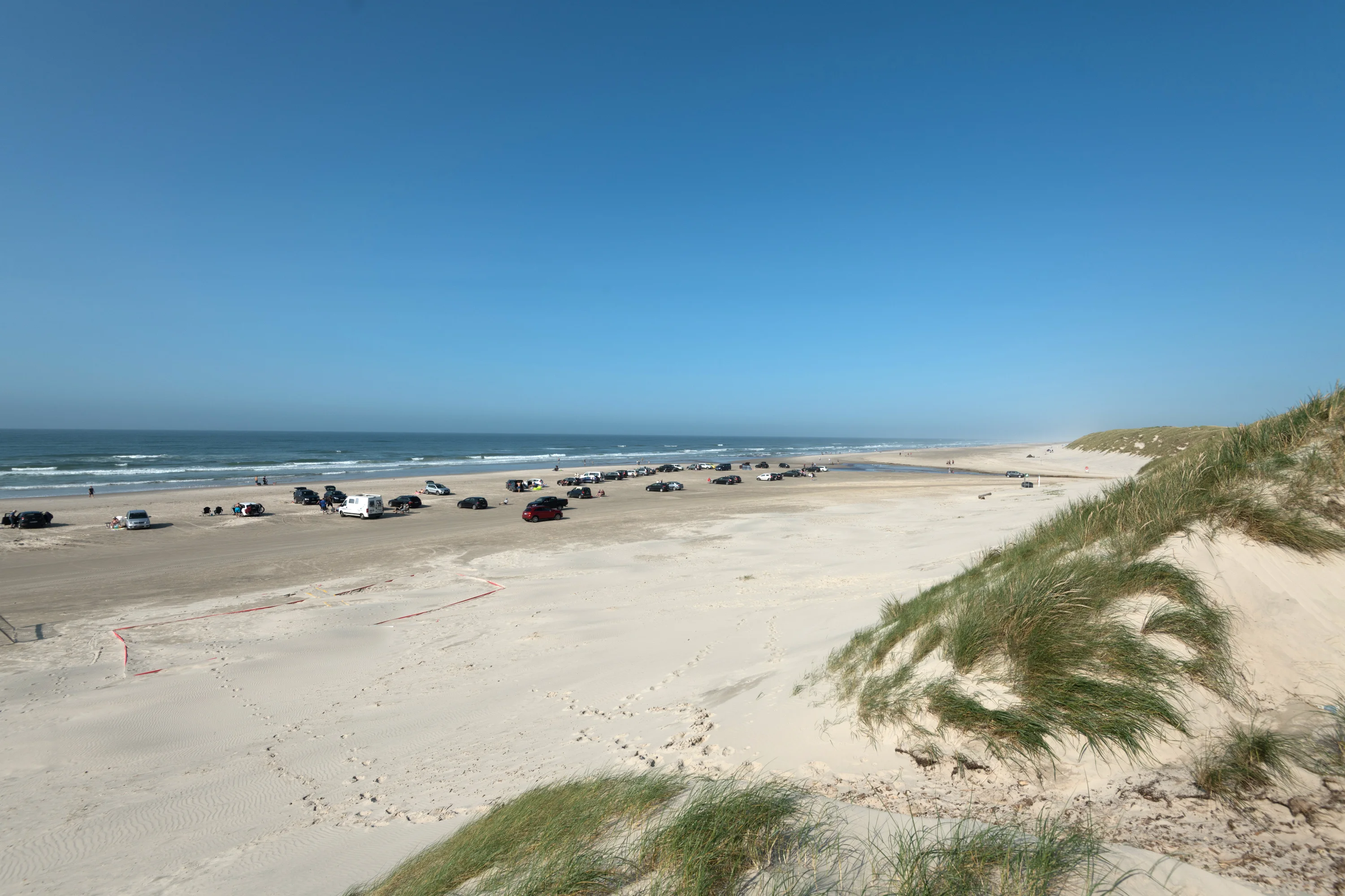 Met je eigen auto het strand op bij Vejers